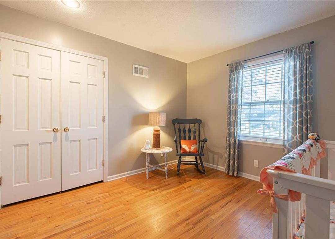 10917 Tracy Avenue — photo 5