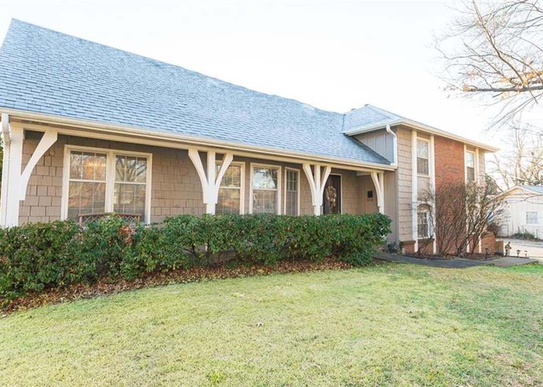10917 Tracy Avenue — photo 7
