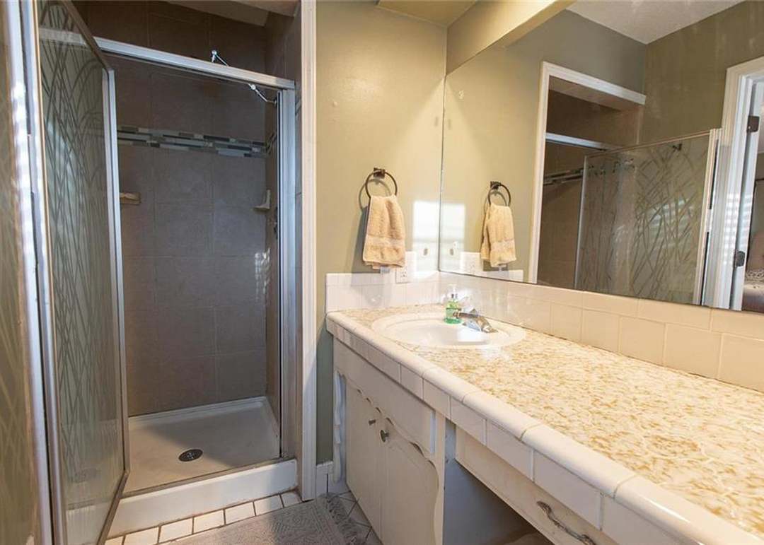10917 Tracy Avenue — photo 26