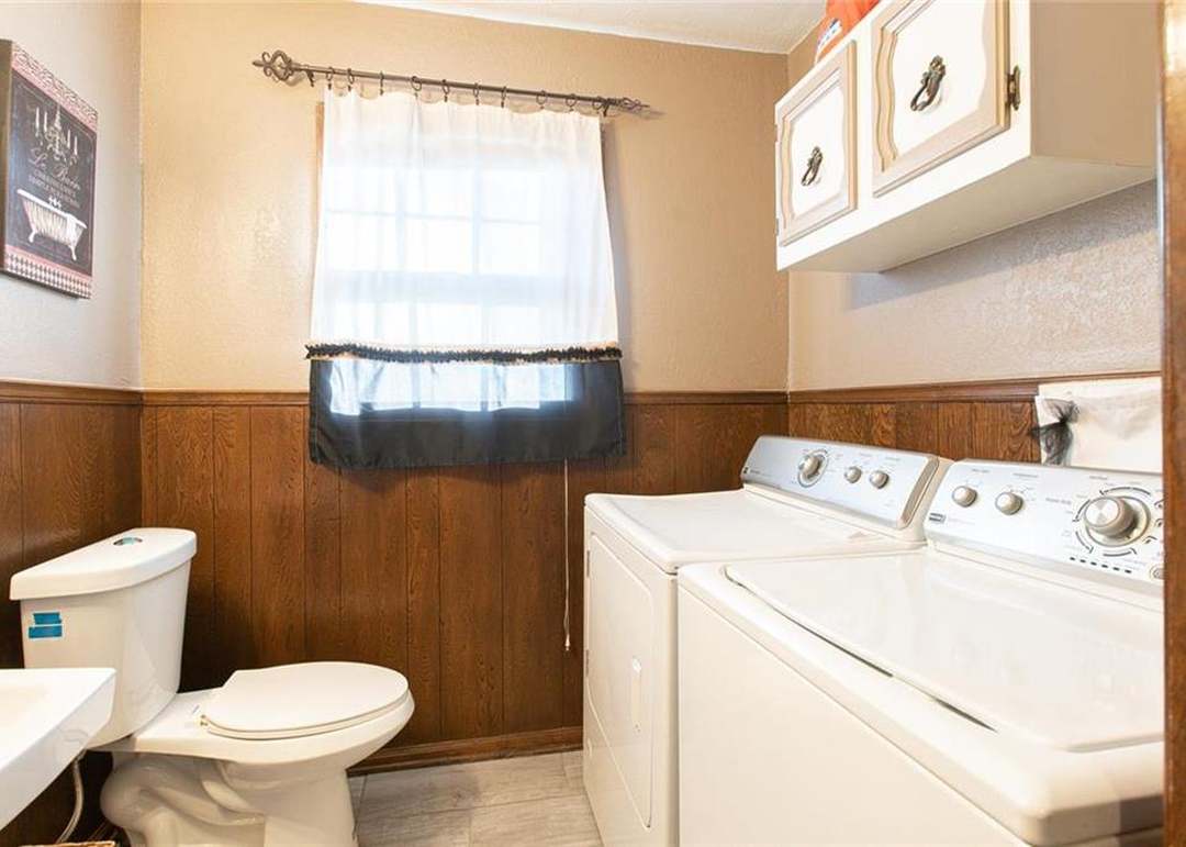 10917 Tracy Avenue — photo 29