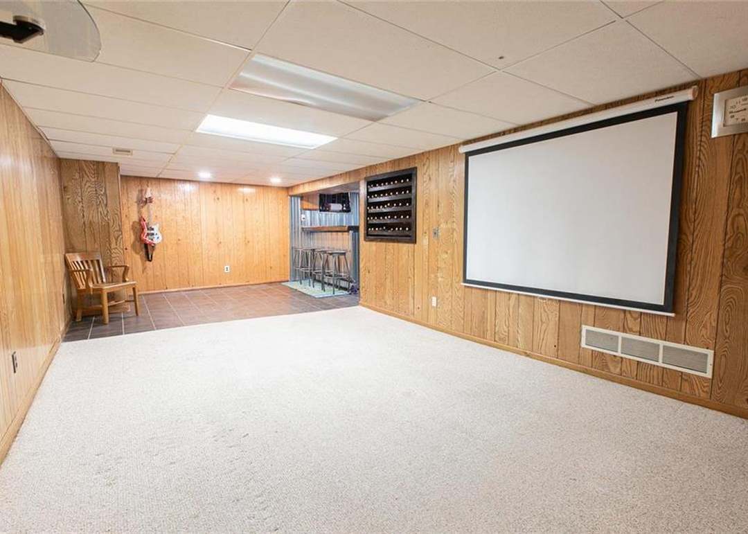10917 Tracy Avenue — photo 32
