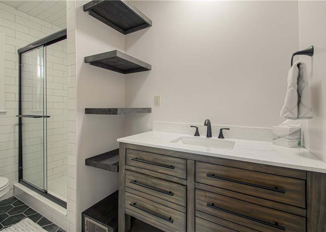 10918 Troost Avenue — photo 7