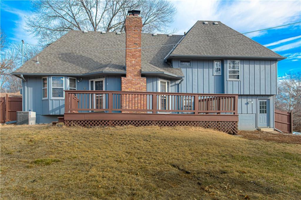 10918 Troost Avenue — photo 22