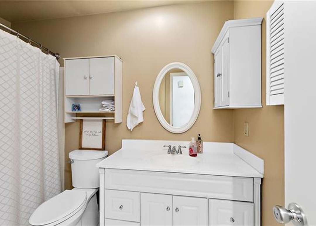 10945 Gillette Street — photo 5