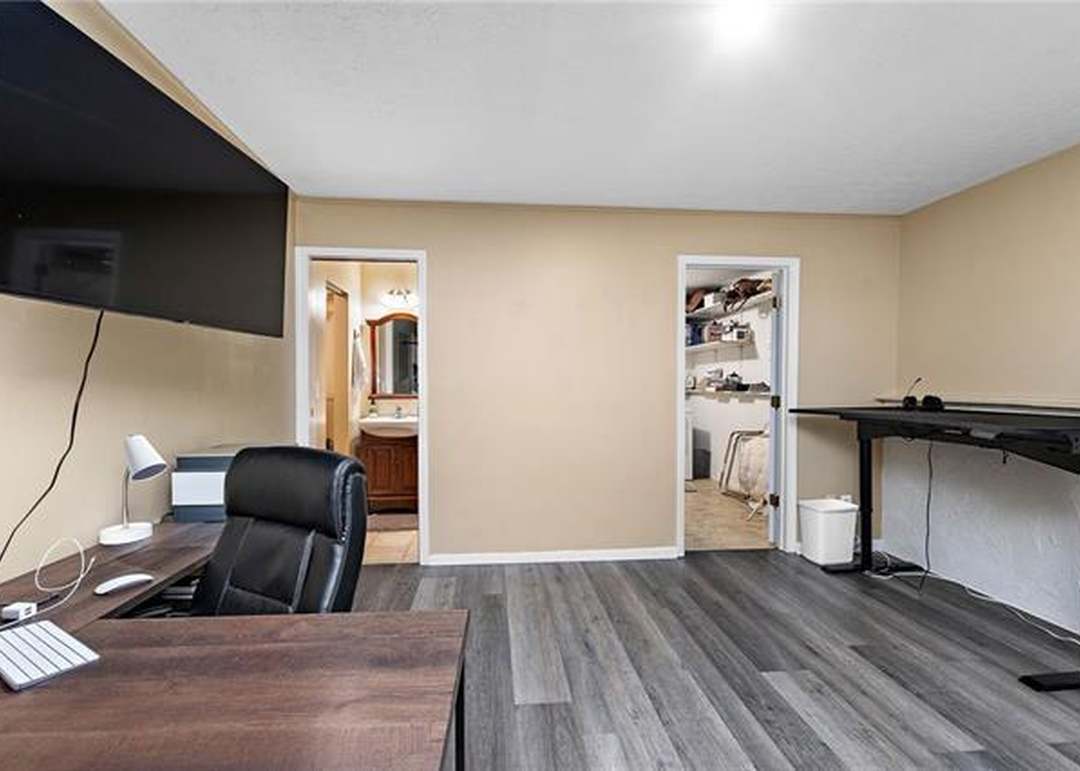 10945 Gillette Street — photo 12