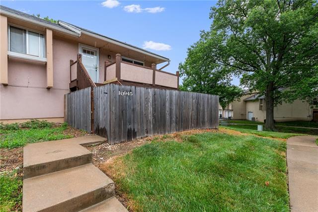 10945 Gillette Street — photo 15