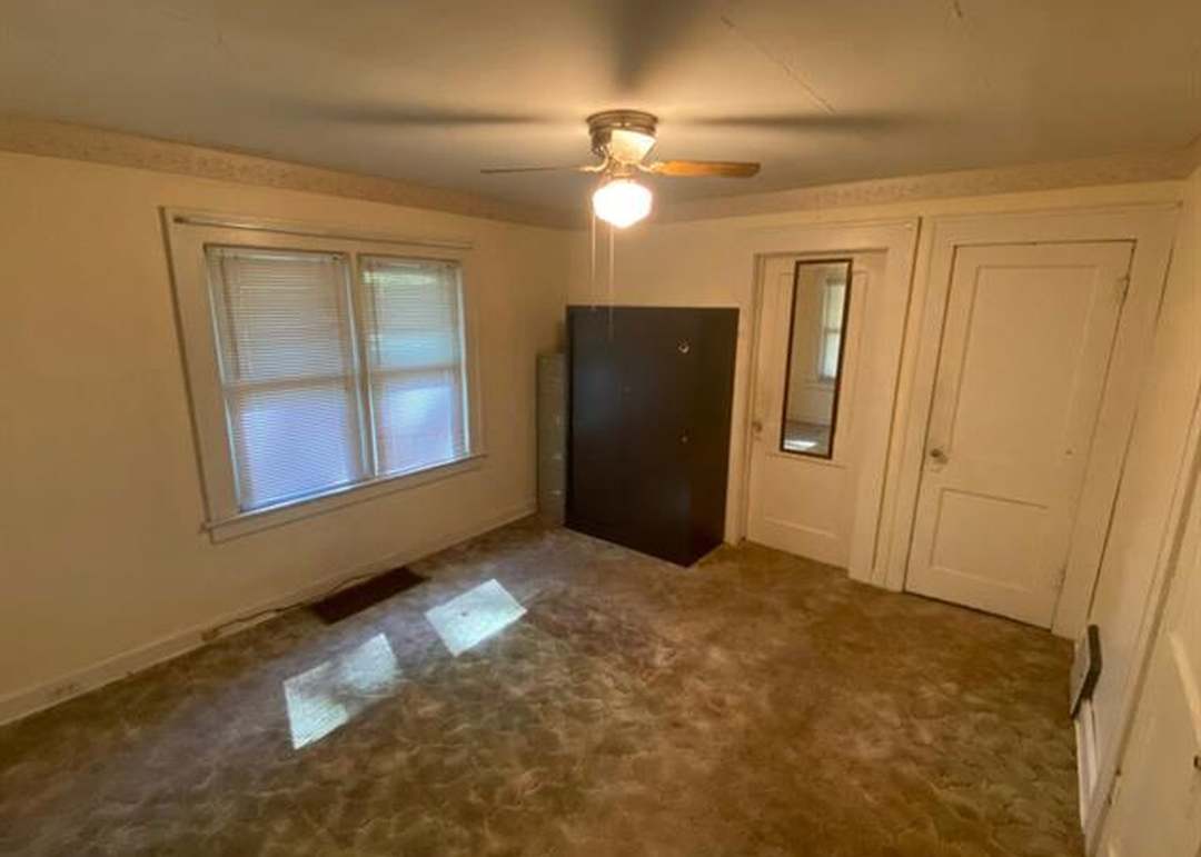 110 S Willow Avenue — photo 5