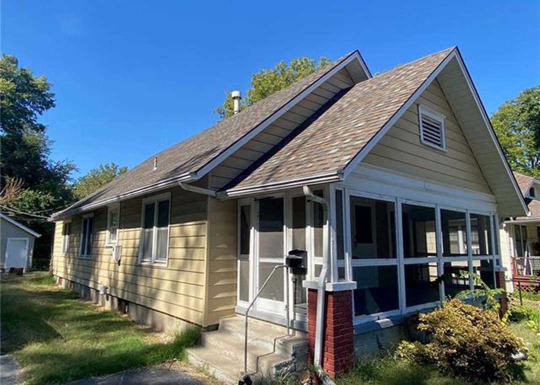 110 S Willow Avenue — photo 8