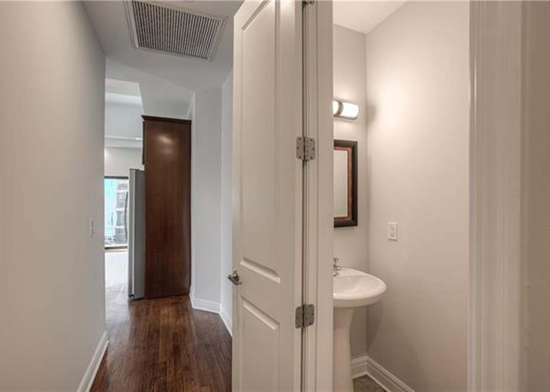 1101 Walnut Street — photo 2