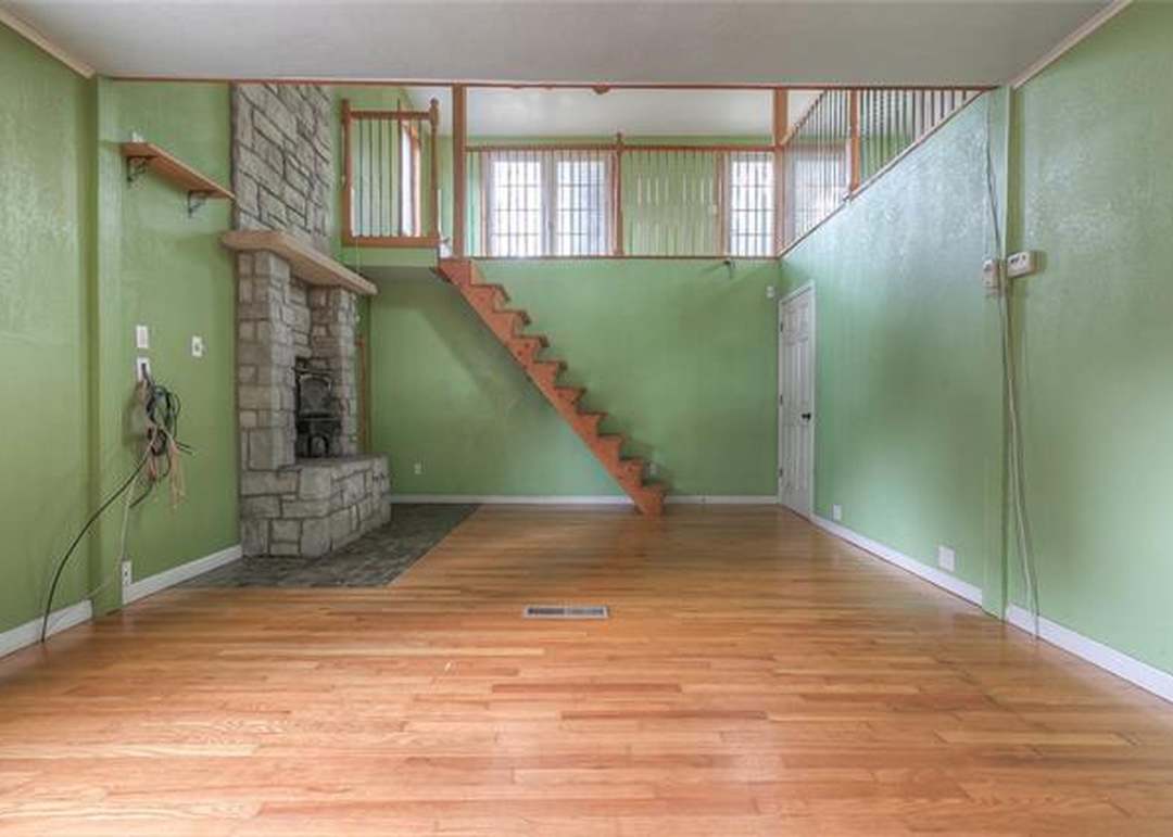 1109 E 108th Terrace — photo 5