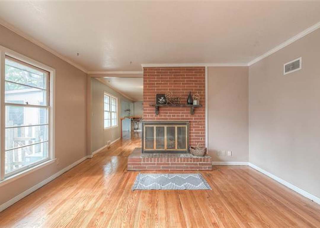 1109 E 108th Terrace — photo 9
