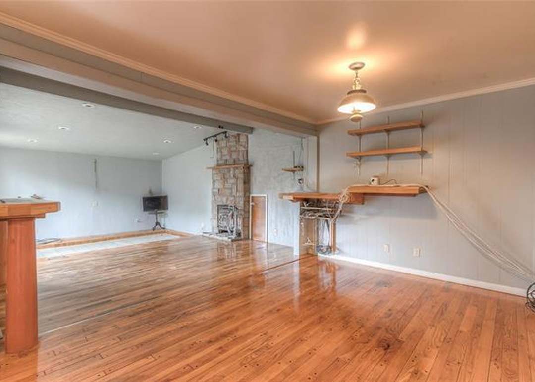 1109 E 108th Terrace — photo 16