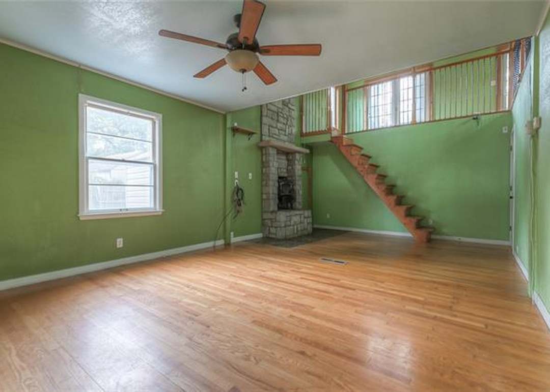 1109 E 108th Terrace — photo 20