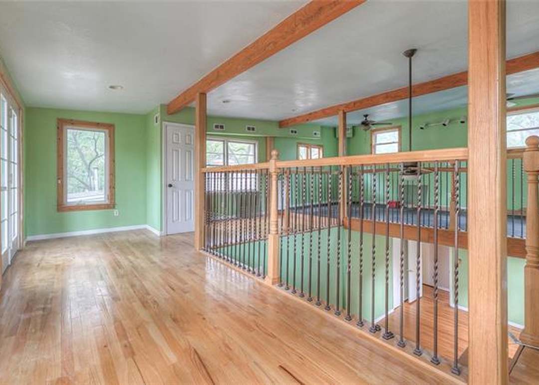 1109 E 108th Terrace — photo 24