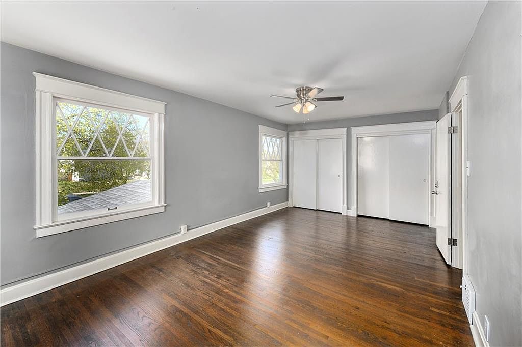 111 N Van Brunt Boulevard — photo 31