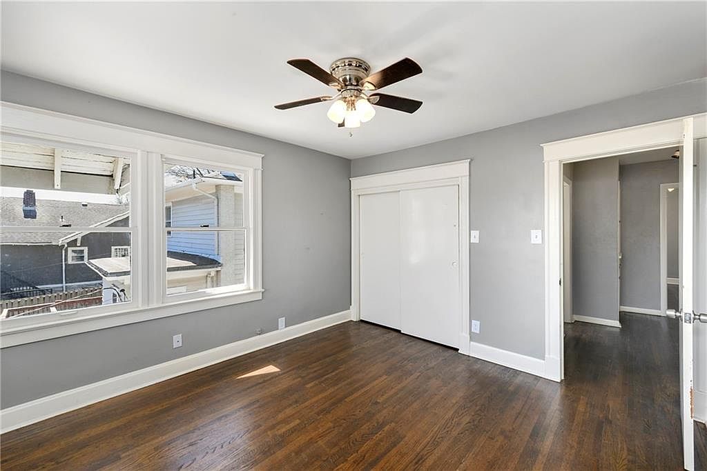 111 N Van Brunt Boulevard — photo 35