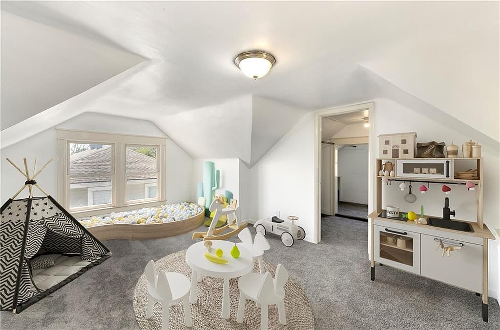 111 N Van Brunt Boulevard — photo 39