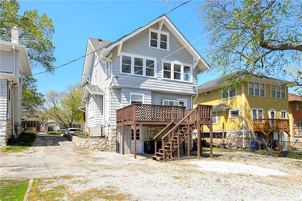 111 N Van Brunt Boulevard — photo 44