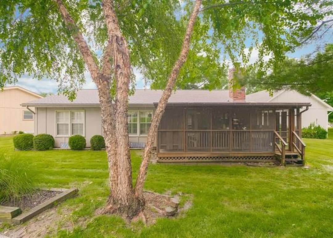 111 Woodbridge Lane — photo 9
