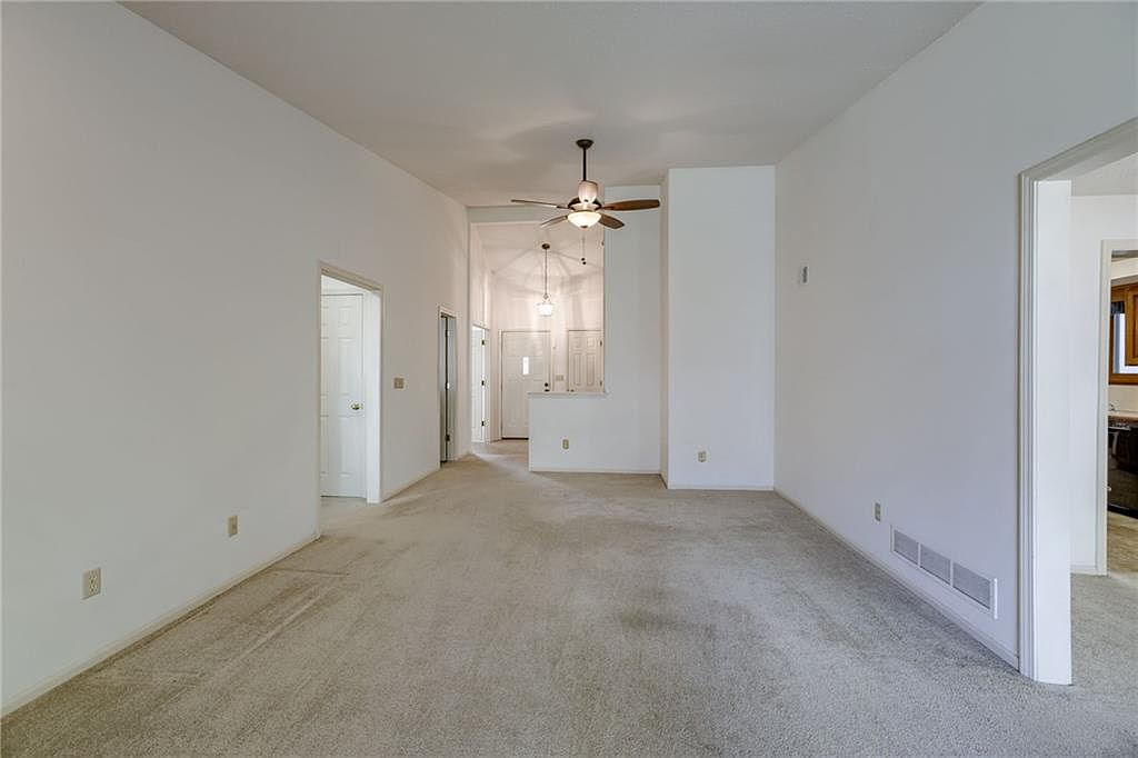 11104 W 99th Street — photo 4