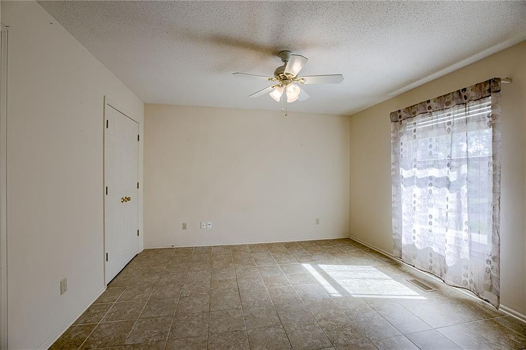11104 W 99th Street — photo 15