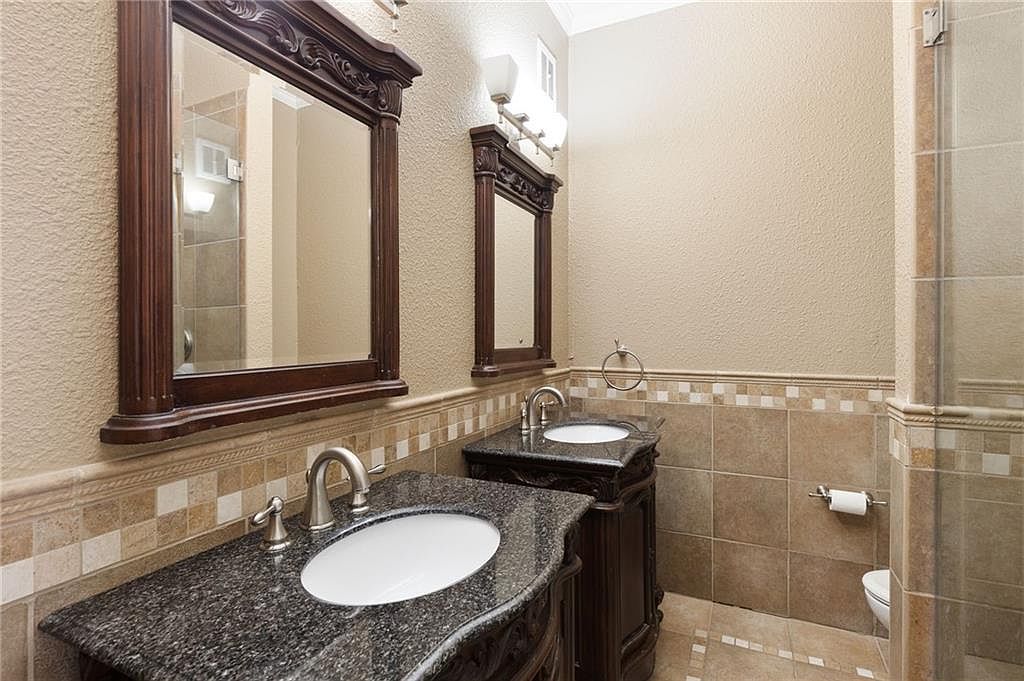 1111 W 46th Street — photo 10