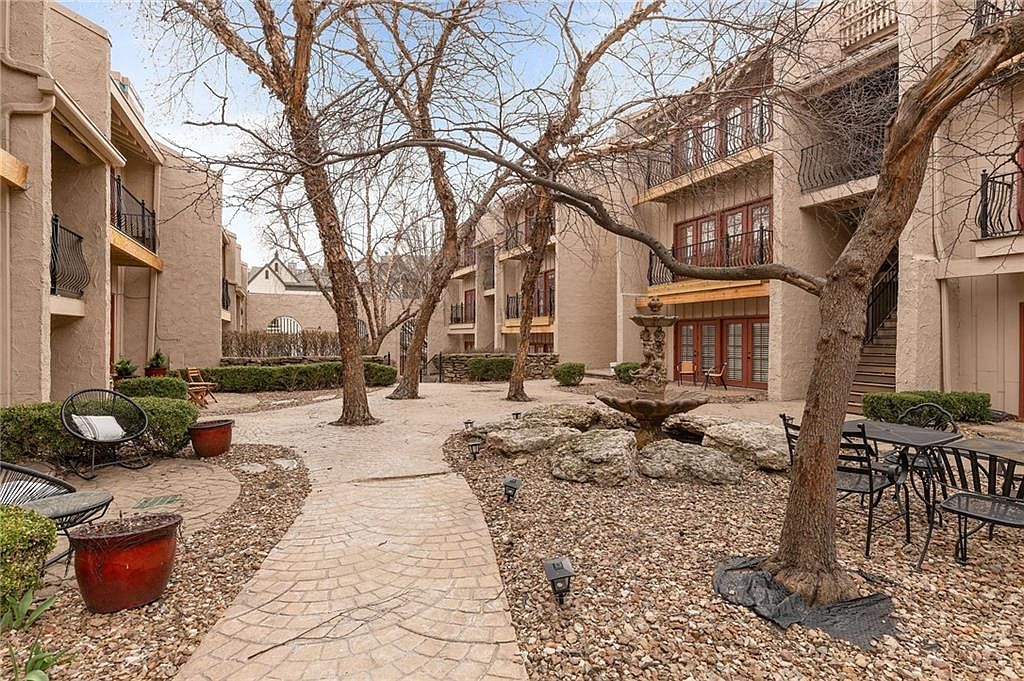 1111 W 46th Street — photo 29