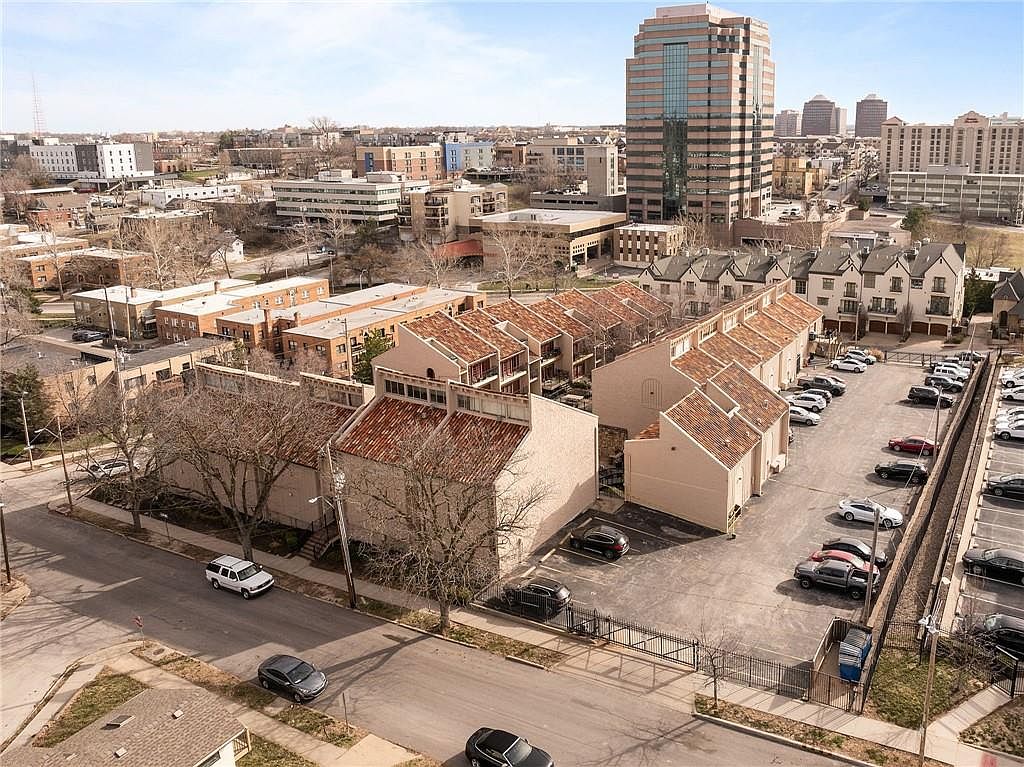 1111 W 46th Street — photo 33