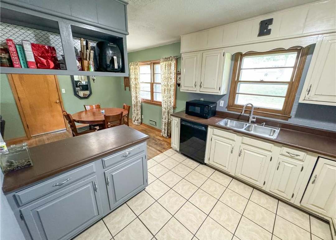 11204 E 50TH Street — photo 4