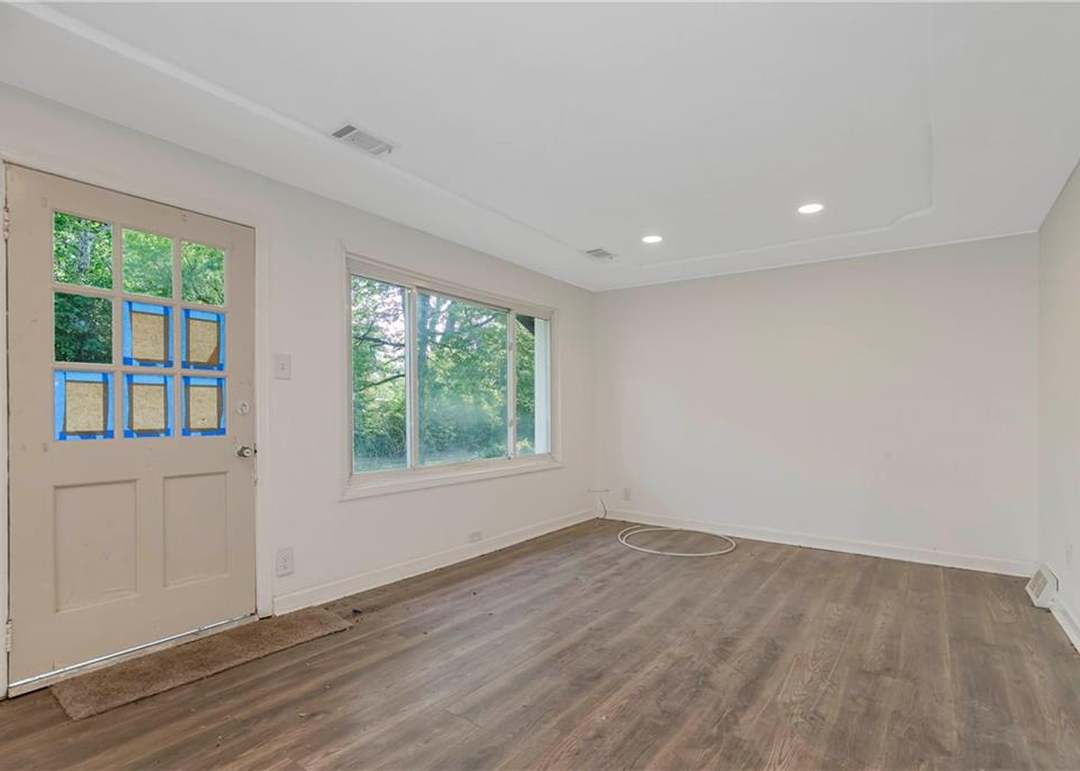 11212 Lakeview Road — photo 6