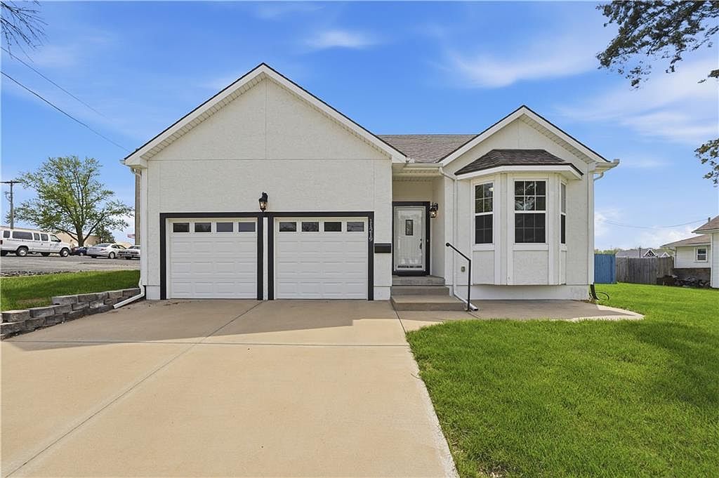 11219 W 57th Terrace, Shawnee, KS
