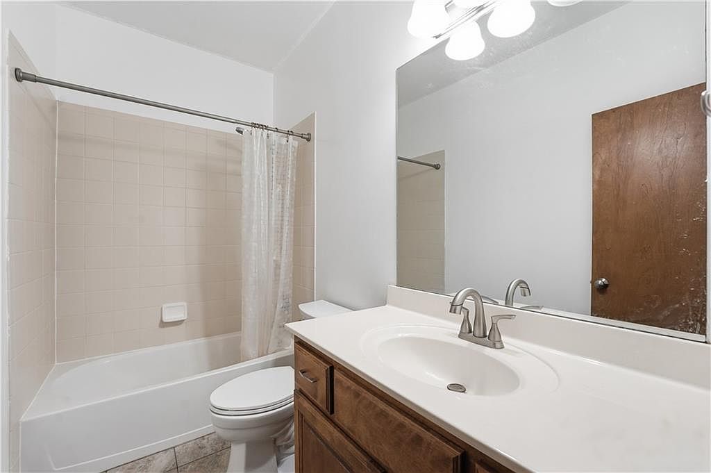 11219 W 57th Terrace — photo 8