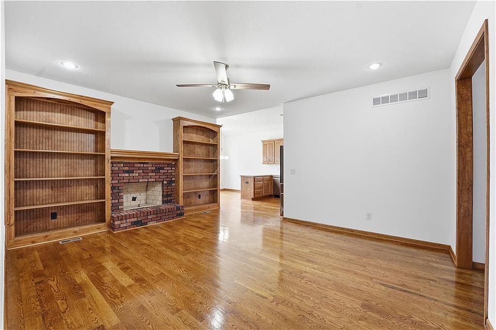 11219 W 57th Terrace — photo 9