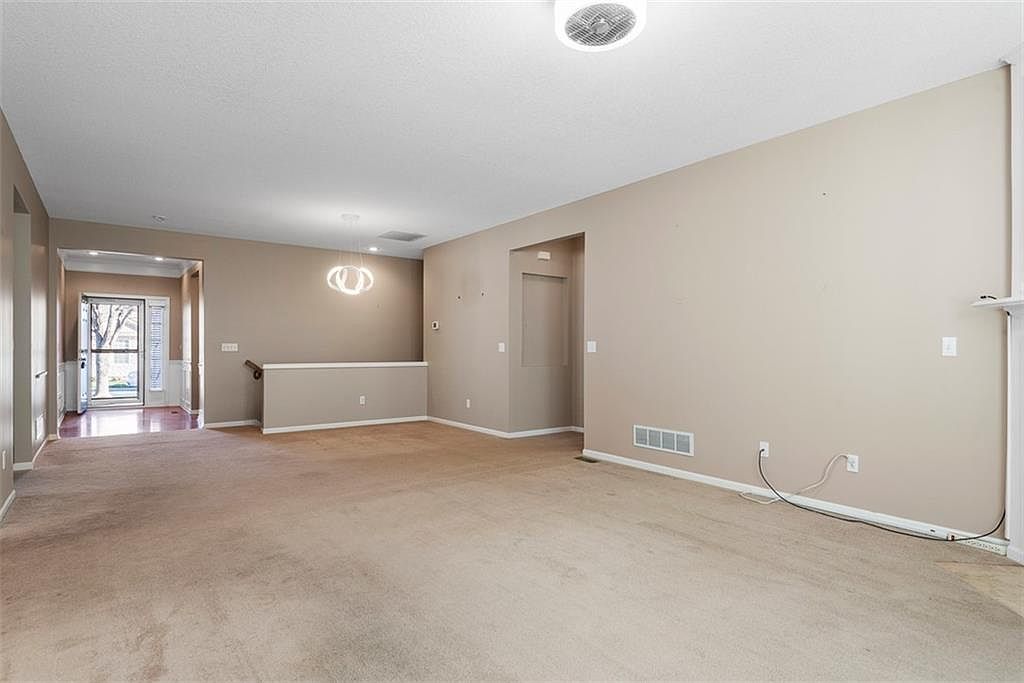 11282 S Chouteau Street — photo 9