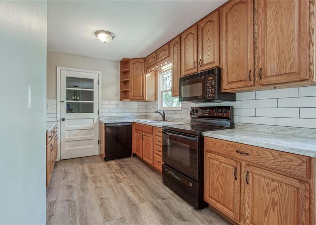11305 Cypress Avenue — photo 7