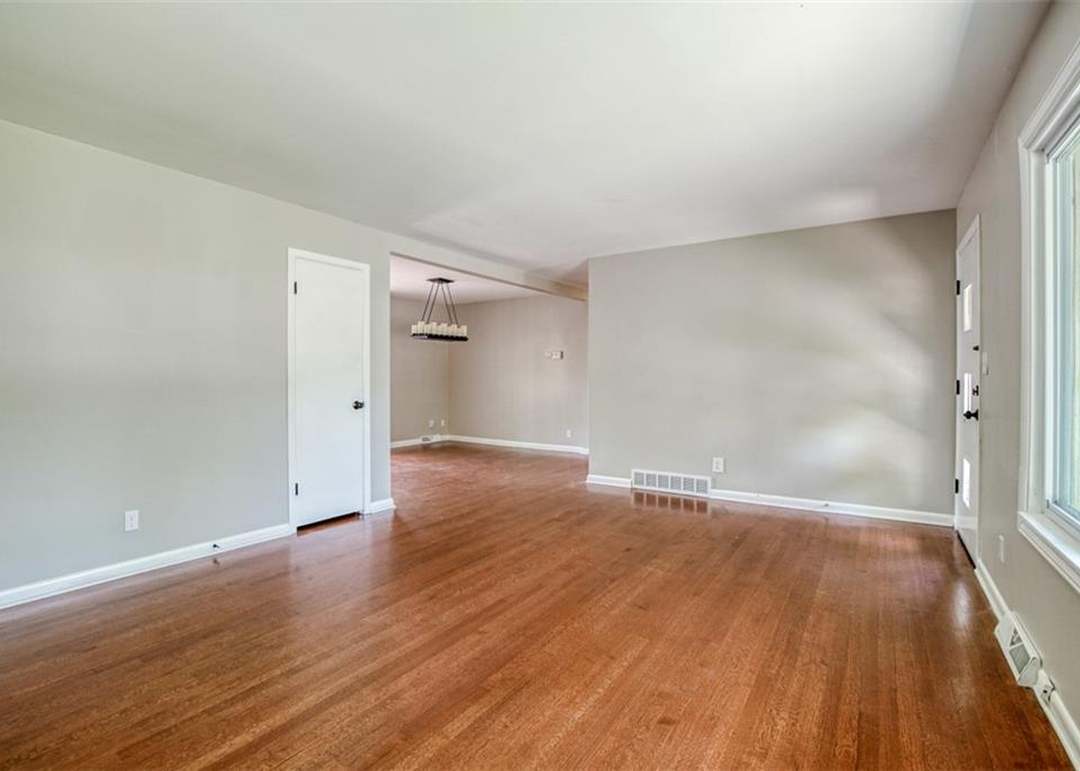 11305 Cypress Avenue — photo 19