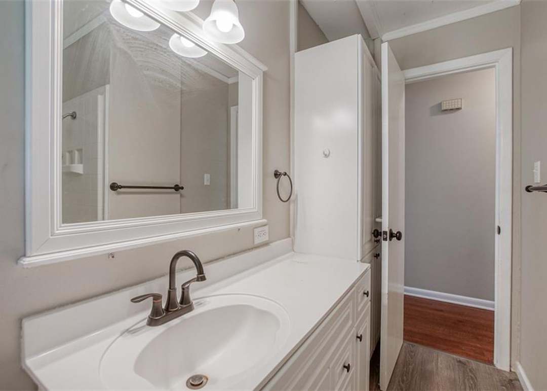 11305 Cypress Avenue — photo 32