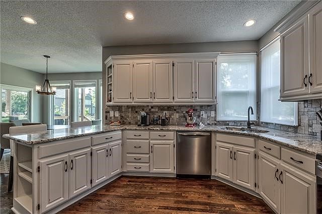 11400 W 143rd Terrace — photo 5