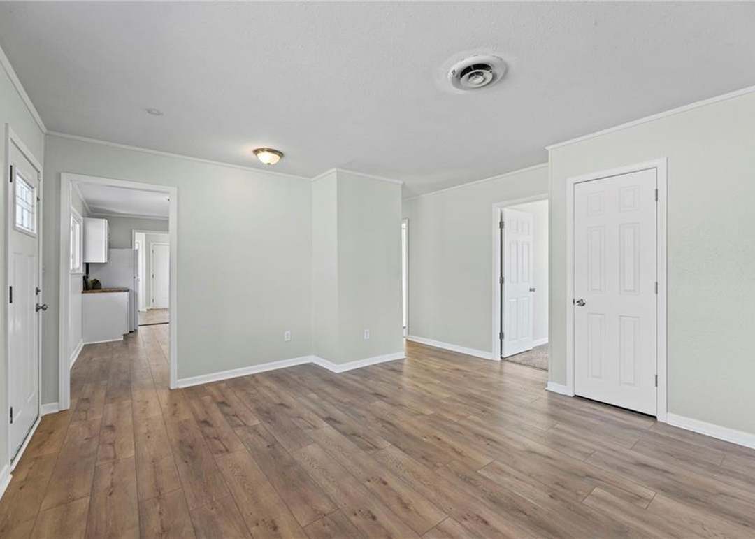 11405 E 51st Street — photo 8