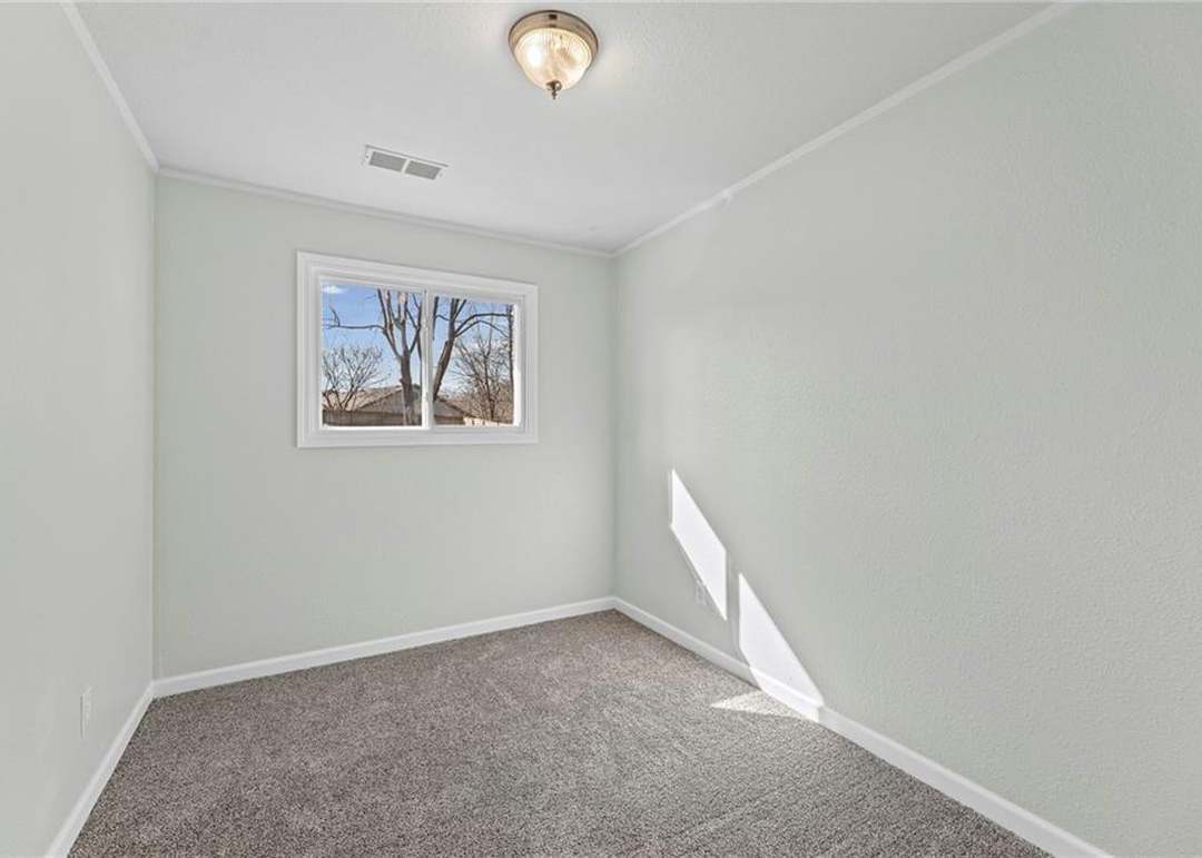 11405 E 51st Street — photo 16