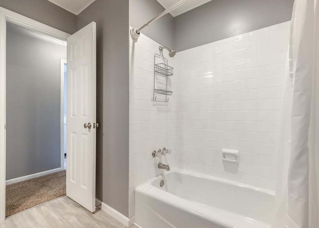 11408 W 77th Street — photo 22