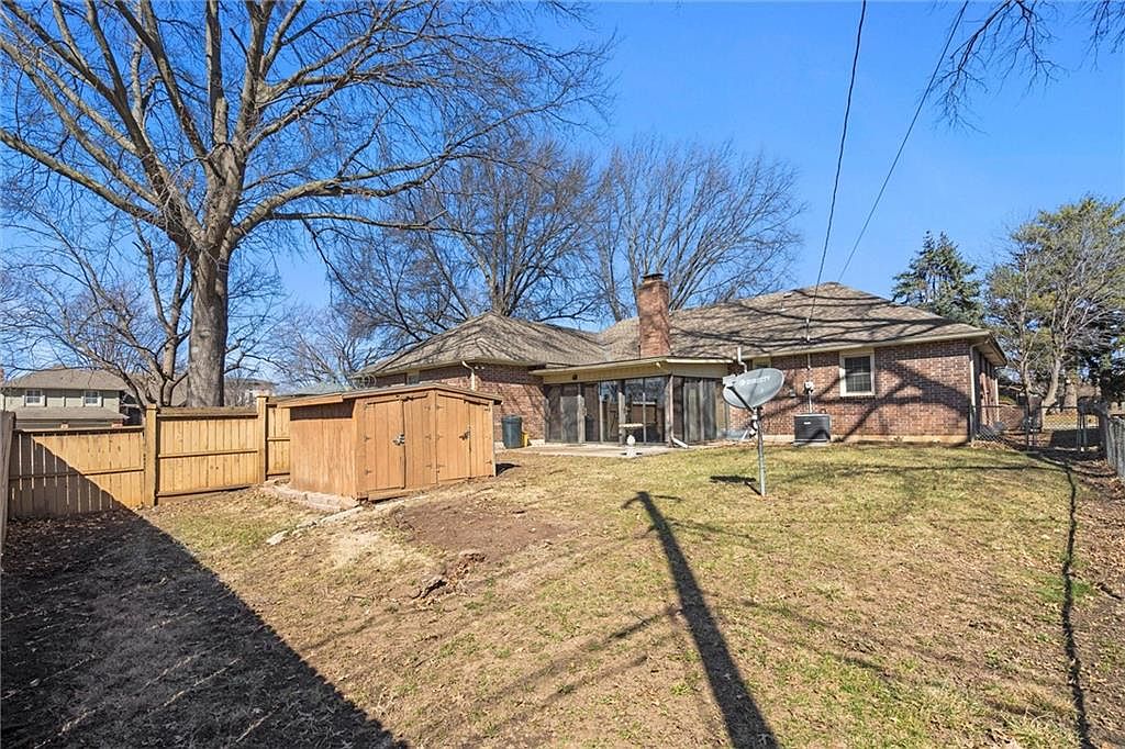 11417 W 72nd Terrace — photo 40