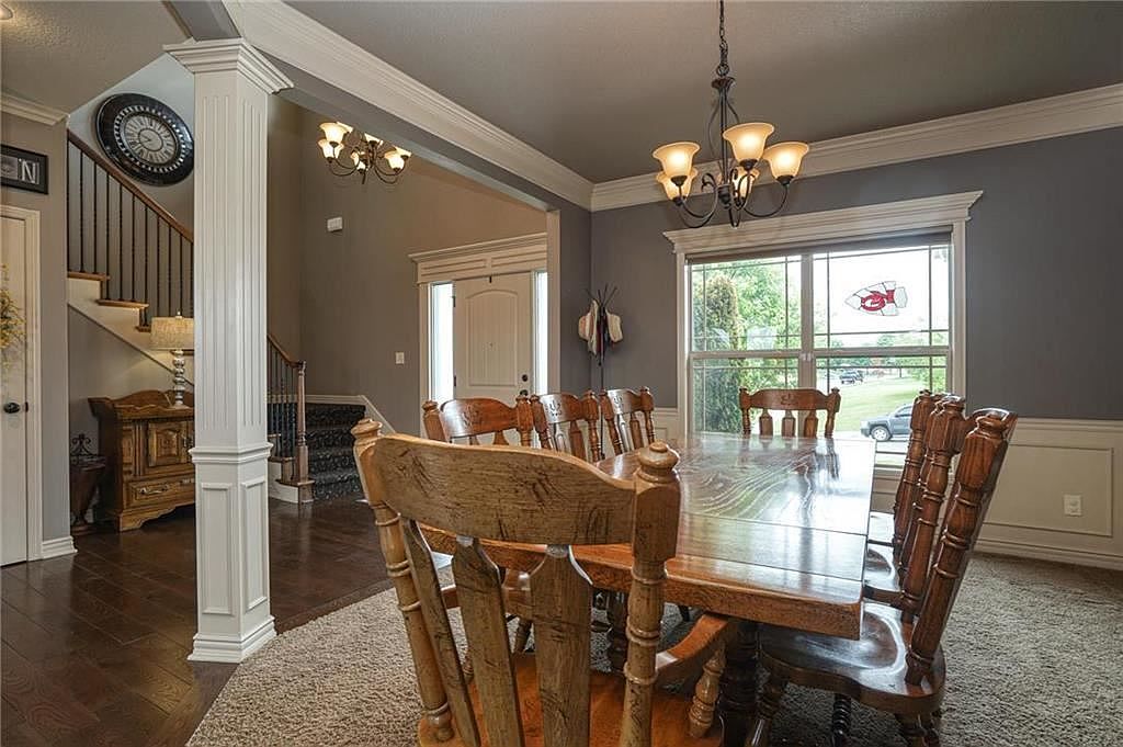 116 NW LEWIS Drive — photo 11