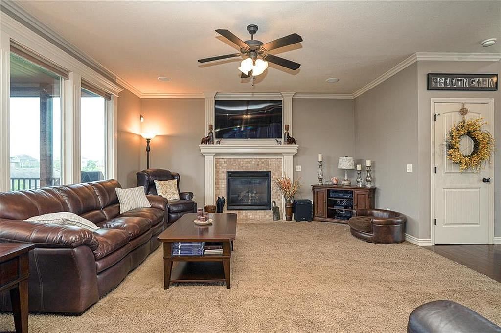 116 NW LEWIS Drive — photo 14