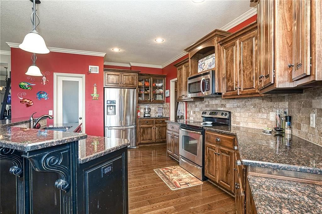 116 NW LEWIS Drive — photo 17