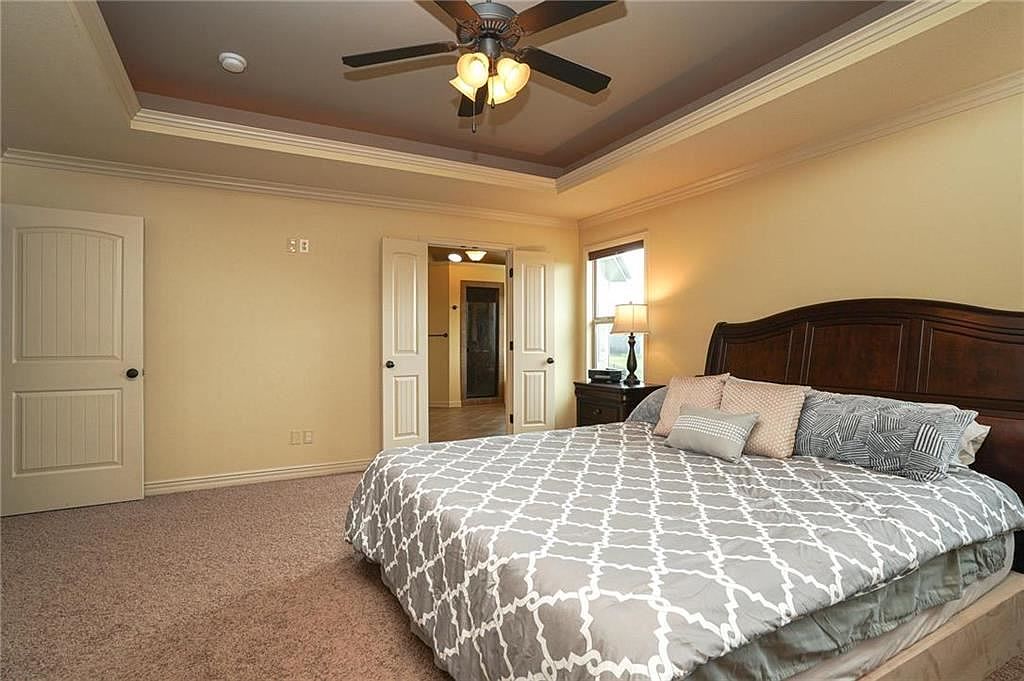 116 NW LEWIS Drive — photo 27