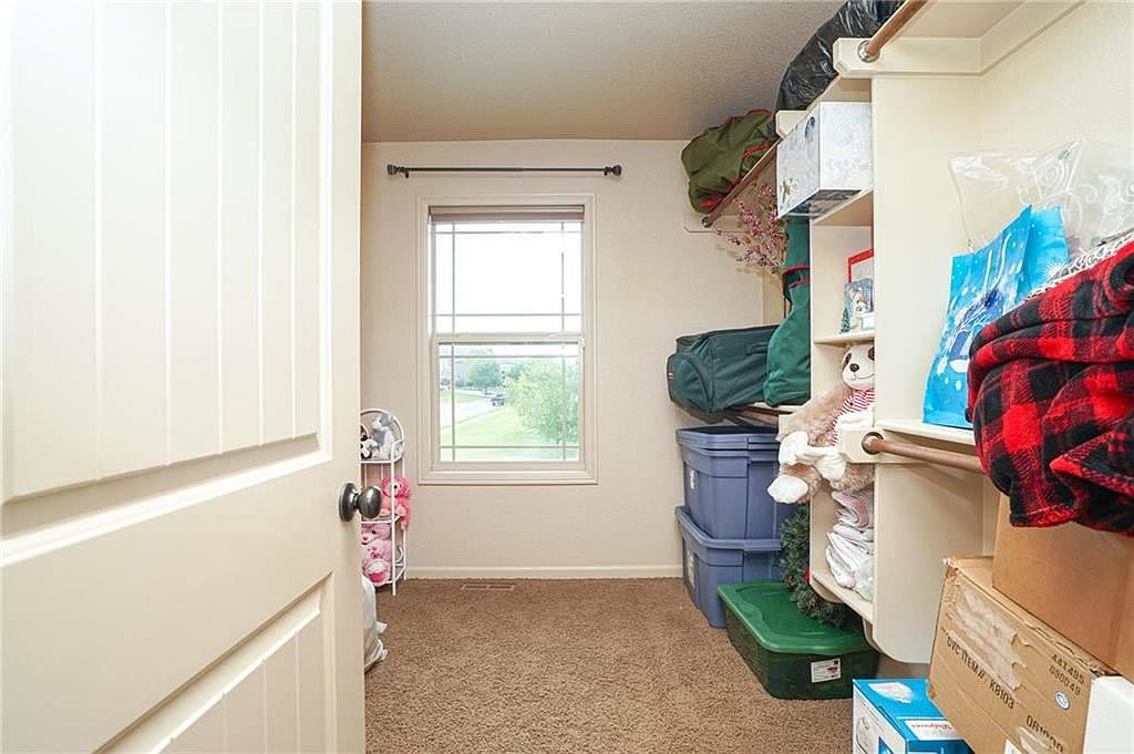 116 NW LEWIS Drive — photo 33