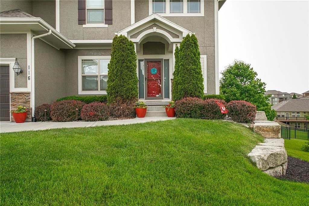 116 NW LEWIS Drive — photo 63