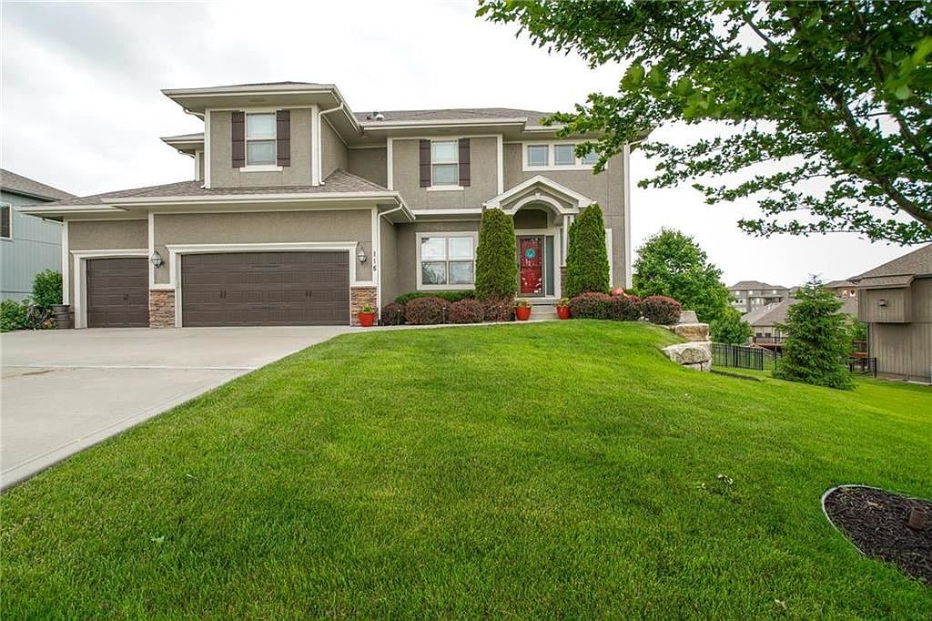 116 NW LEWIS Drive — photo 64