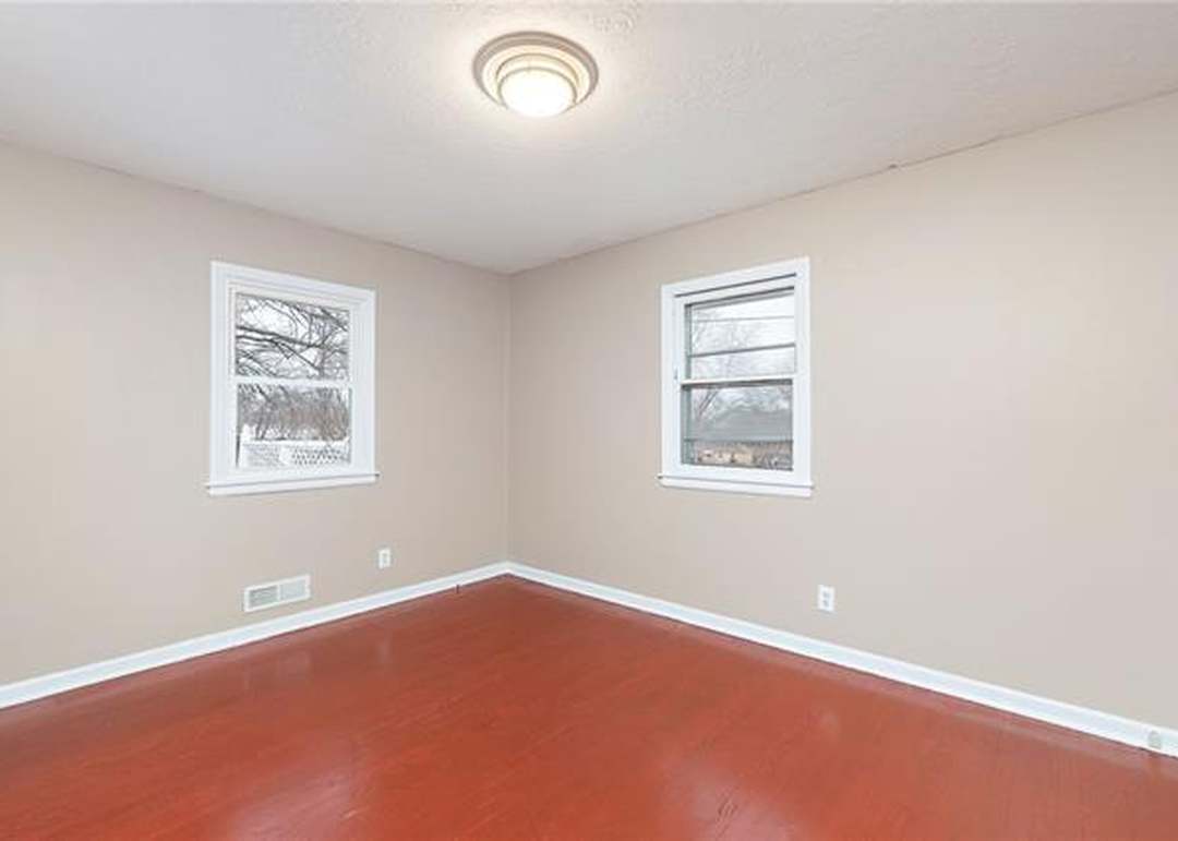 11604 E 39th Street S — photo 24